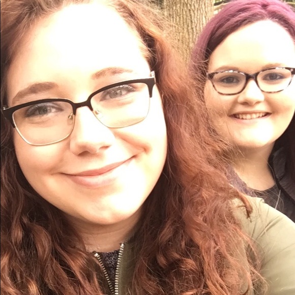 Meet your Posher, Emily - Picture 5 of 6